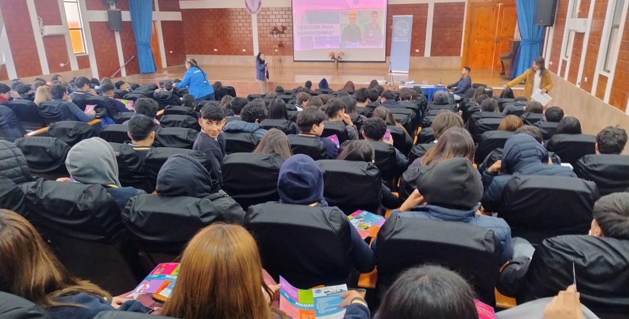 El CFT Estatal dicta una nueva charla vocacional a nuestros/as estudiantes